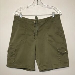 L. L. Bean Women's Shorts Size 10 Green Cargo Pockets Drawstring Cotton Spandex